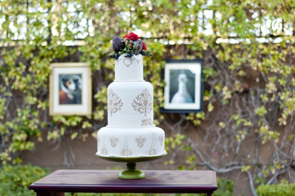 parisian-romance-wedding-inspiration-handmade-weddings-amelie-theme-wedding-cake.original